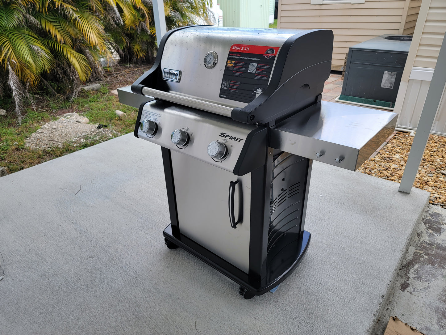 Grill or Barbeque Assembly