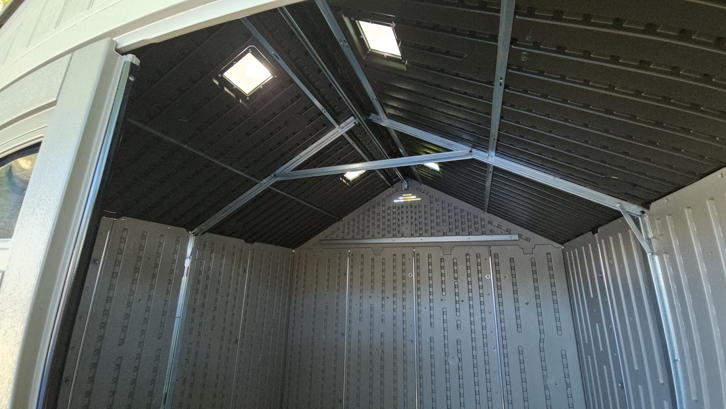 Cobertizo de almacenamiento exterior de plástico de 7' x 7'