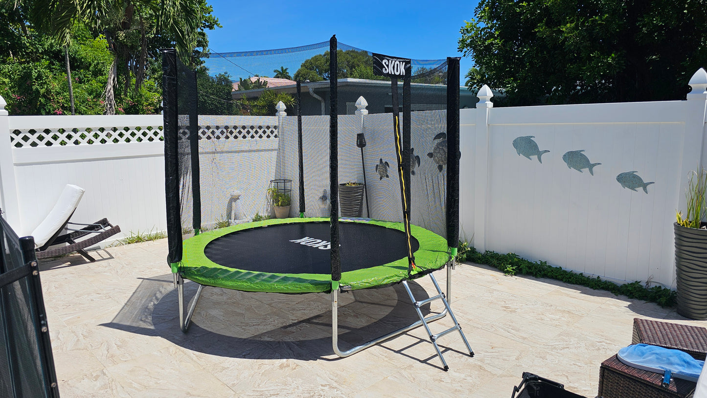 Montaje de trampolín al aire libre
