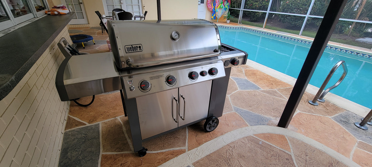 Grill or Barbeque Assembly