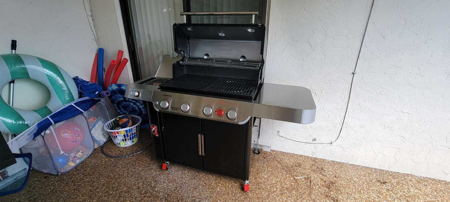 Grill or Barbeque Assembly
