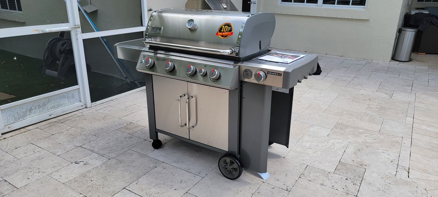 Grill or Barbeque Assembly