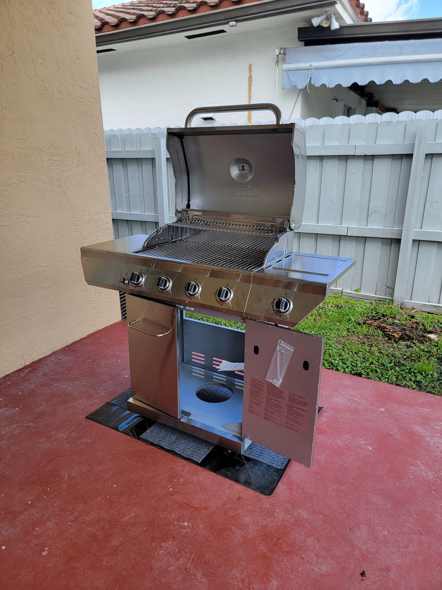 Grill or Barbeque Assembly